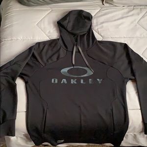 Oakley Hoodie -- LRG FITTING -- PLSE READ DESCRIP